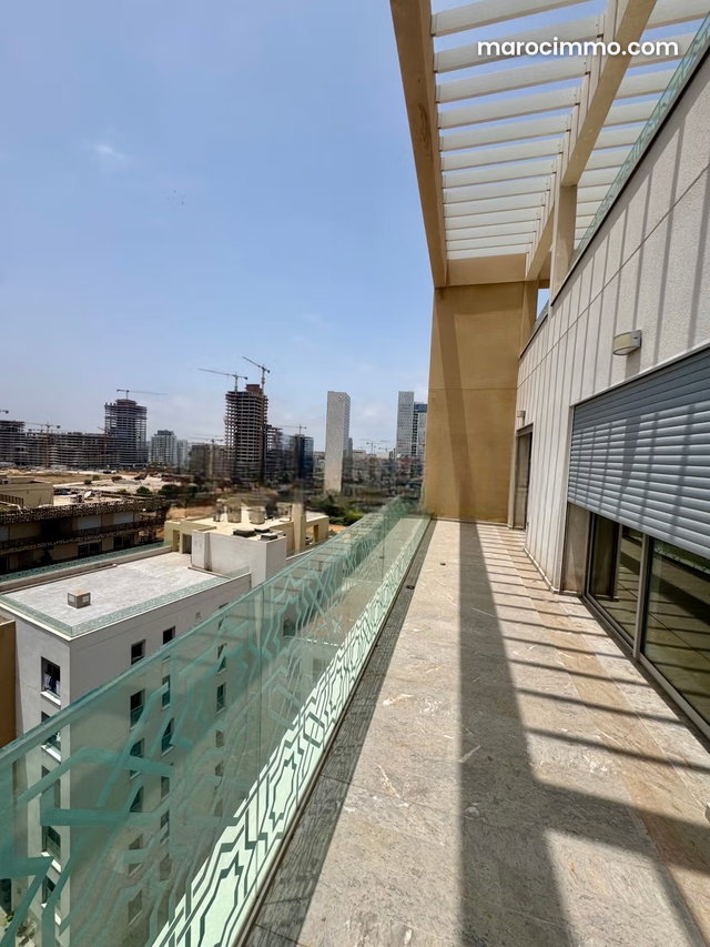 À Vendre – Duplex d’Exception à Casa Finance City — 4