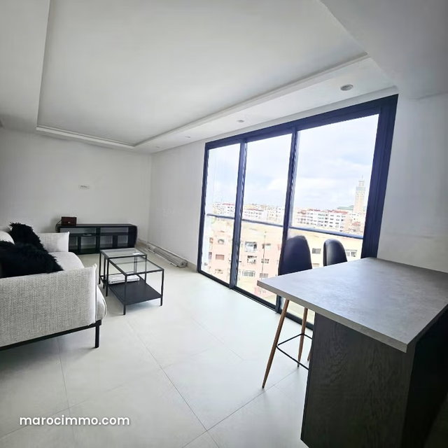 Superbe studio meublé neuf au dernier etage — 4