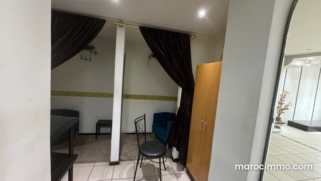 Vend local commercial sur Boulevard Bir Anzarane. Superficie 119 m² — 3