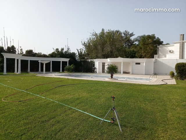 À Louer, Villa de prestige à usage de bureaux — 5