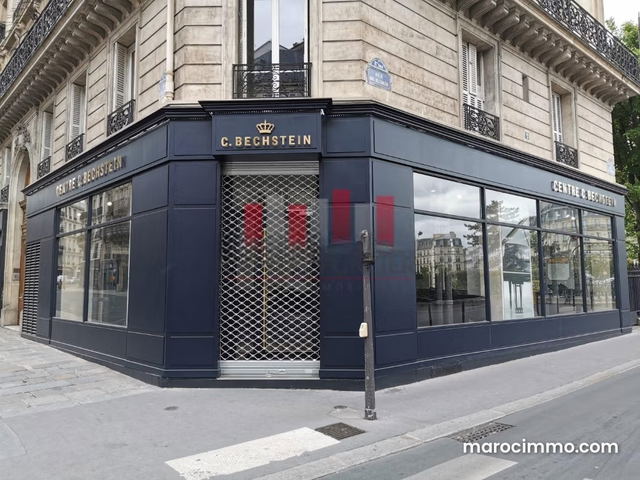 Local commercial d’angle de 300m2 en plein Bd Ghandi — Casablanca