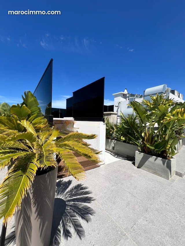 Meuble moderne rooftop piscine — 2