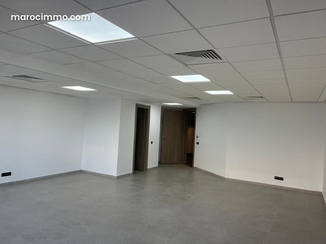 Bureu à louer sur oasis de 66 m² jusqu'à 76 m² — 5