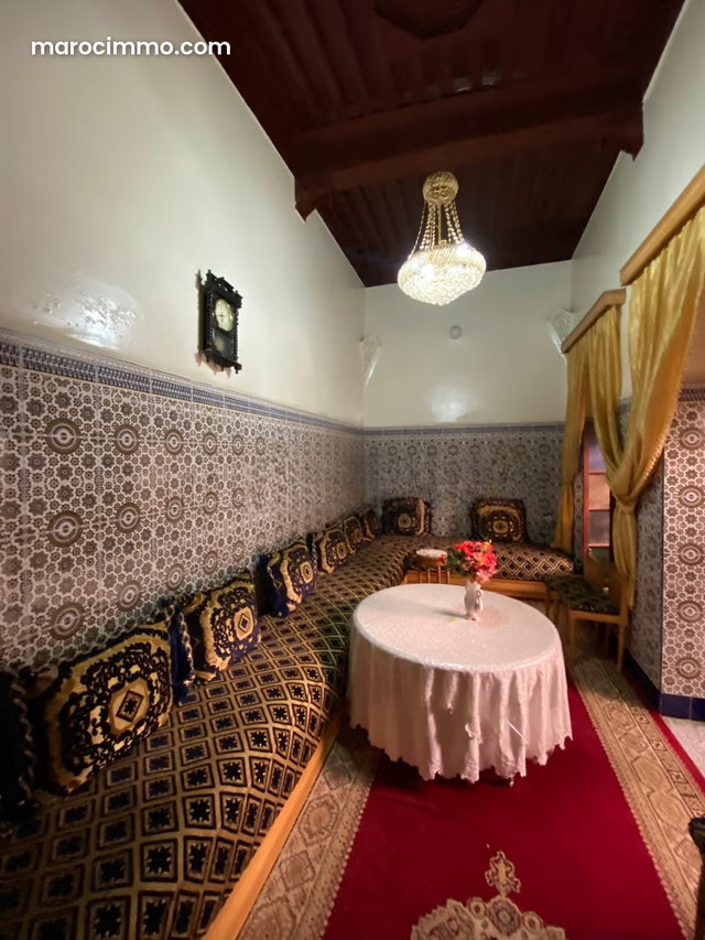 Vente riad titré à bab ghmate — 2