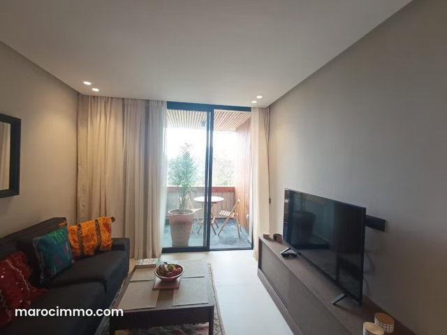 Joli studio meublé à louer RIVIERA — 2