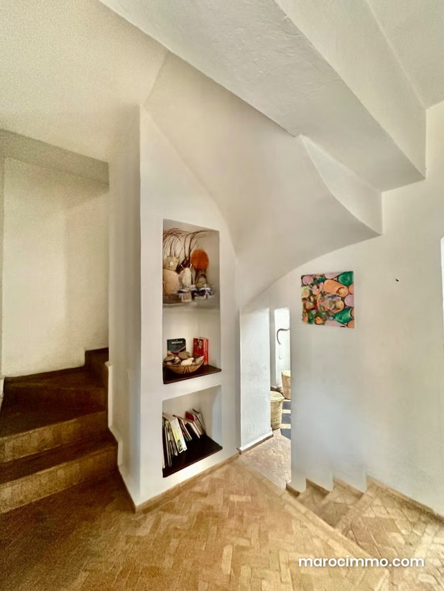 Exceptional 519 m² Atypical Villa for Sale — 4