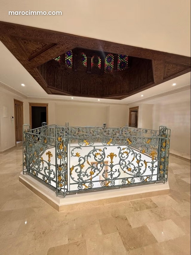 Villa de luxe à vendre à Boubana. 7 pièces. Antenne parabolique, résidence sécurisée — 3