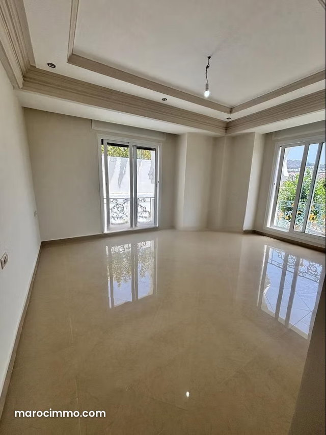 Villa de luxe à vendre à Boubana. 7 pièces. Antenne parabolique, résidence sécurisée — 2