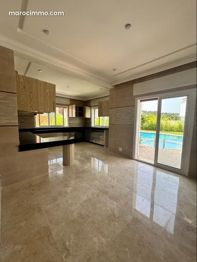 Villa de luxe à vendre à Boubana. 7 pièces. Antenne parabolique, résidence sécurisée — 5