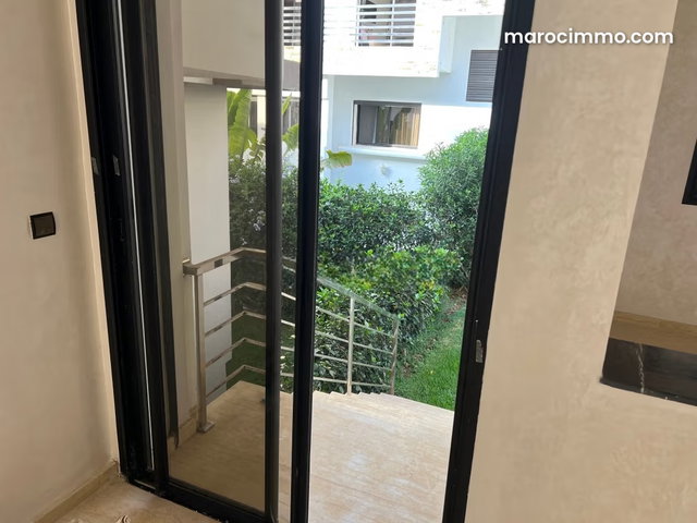 Splendide villa à vendre à Harhoura. Surface de 255 m². Terrasse et jardin — 3