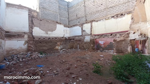 BAB DOUKKALA près mosquée, terrain 140 m2 — 2