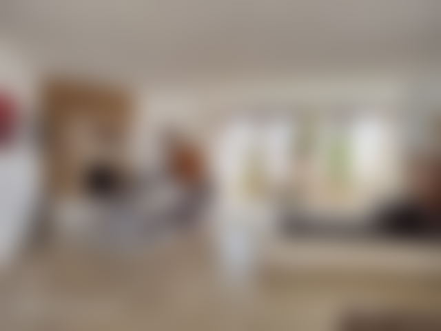 شقة فاخرة بتراس واسع للبيع بحي راسين بالدار البيضاء — الدار البيضاء