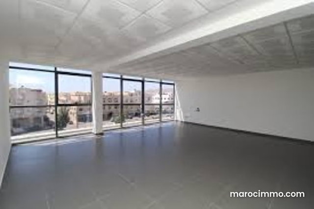 Local commercial 1600M2 à louer à Hassan Rabat — 2