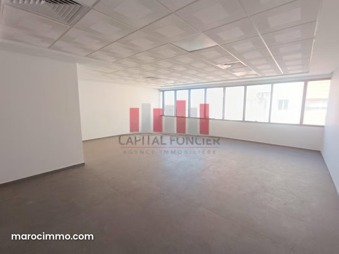 64 m² Office for Rent, Casablanca Finance City, with Parking — Casablanca