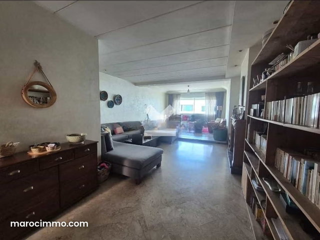 Appartement à Vendre de 183.0 m² à Casablanca, Hopitaux — 2