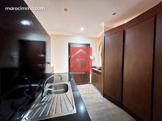 Chic Apartment in Gueliz Center, Marrakech — 4