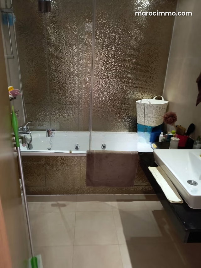 Vend appartement à Riyad. 4 pièces. Avec ascenseur et terrasse — 4