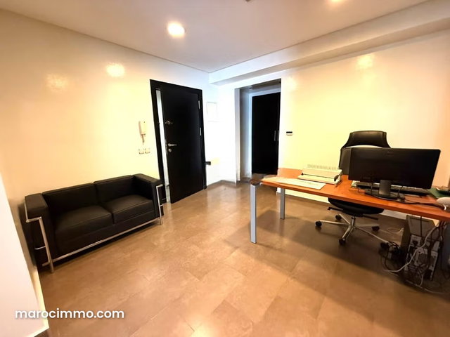 Plateau de bureau 102 m² Bd Al Massira — 2