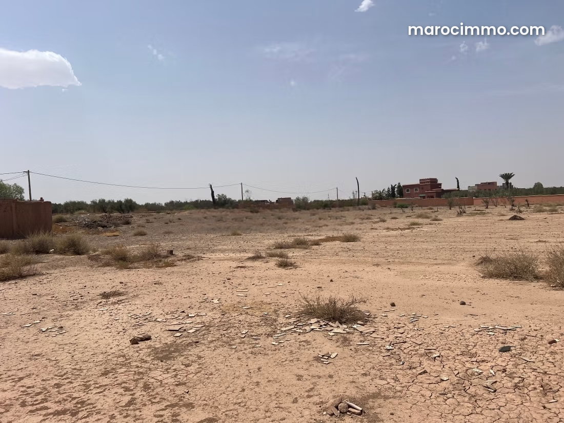 Terrain 1070 m² à Bab Atlas Marrakech titré et constructible — Marrakech