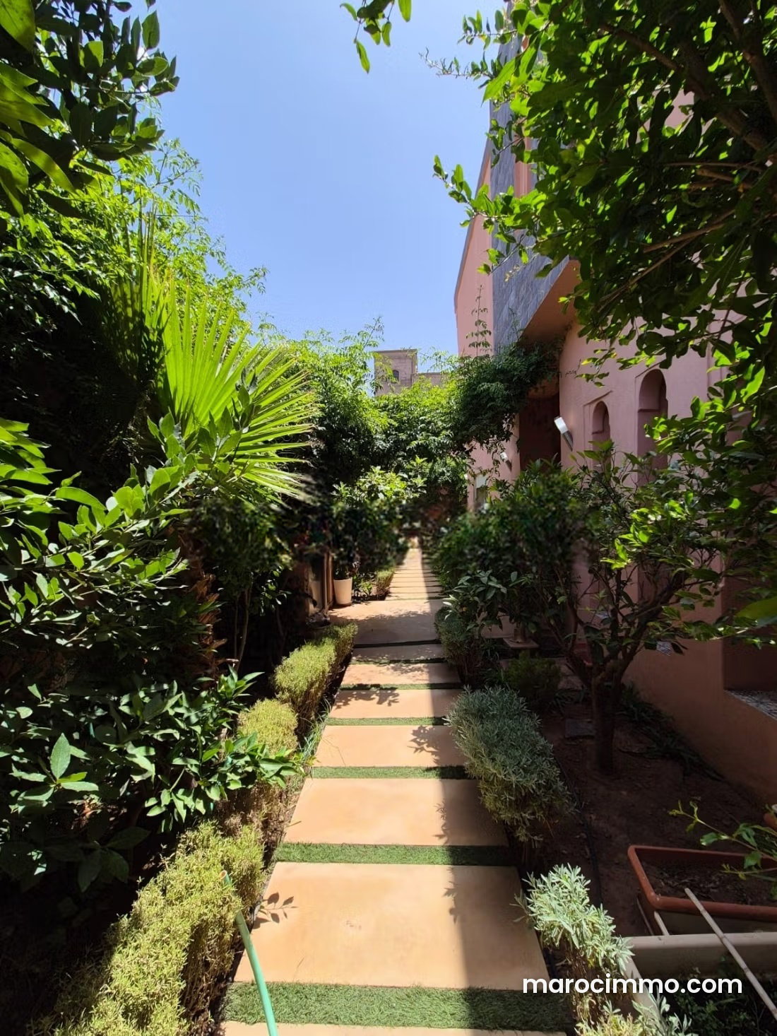 250 m² Villa on Route d'Ourika, Marrakech, Quiet and Family-Friendly — Marrakesh