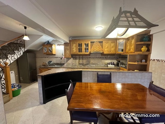 Somptueuse maison à vendre à Tanja Balia. 5 grandes pièces — 3