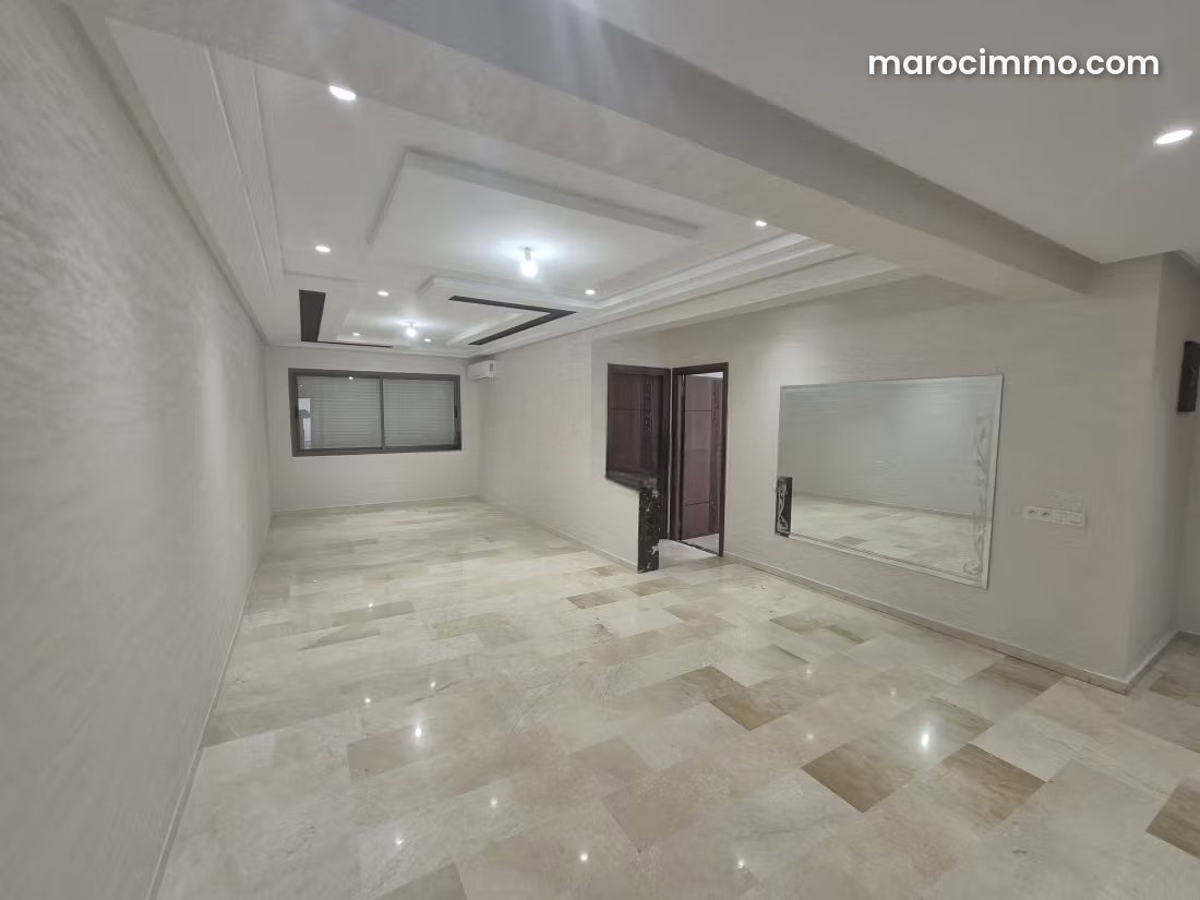 3-Bedroom Apartment in Hamria, Meknes, with Mountain Views — Meknes