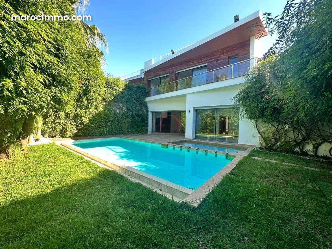 450 m² Villa with Pool and Garden, Aïn Diab, Casablanca — Casablanca