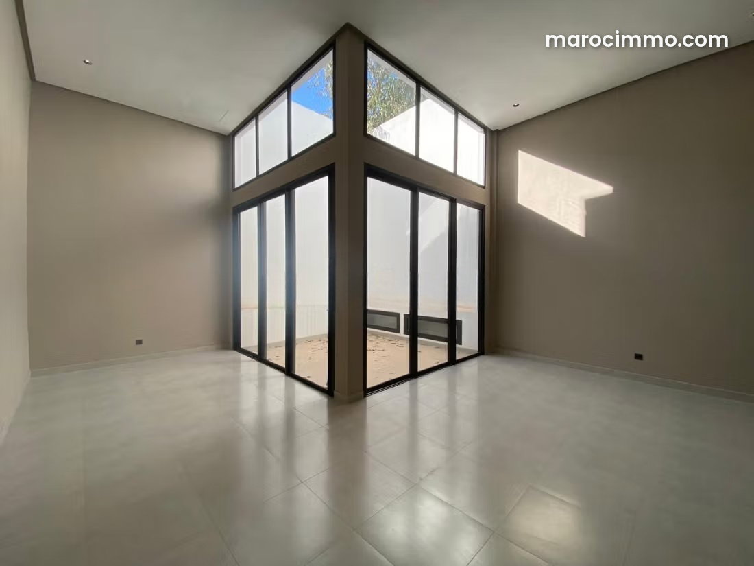High-End 90 m² Office for Rent in Franceville, Casablanca — Casablanca