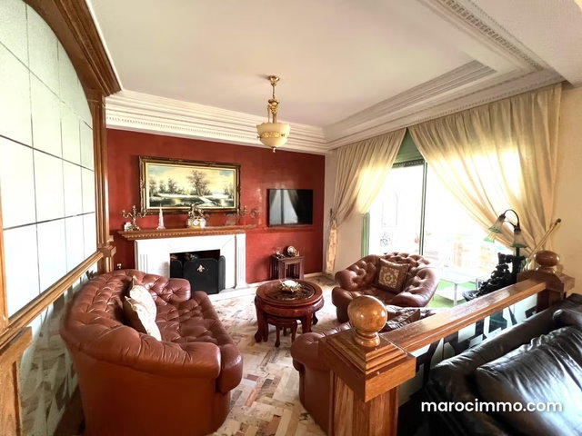 Bel appartement de 235m2 au quartier Racine — 3