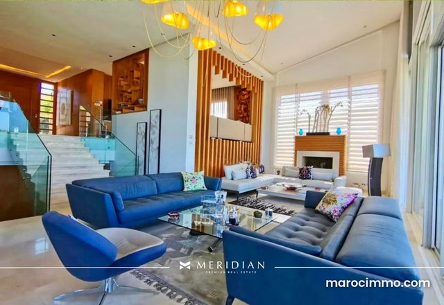 Vente Exceptionnelle Villa sur 1798m² à Bouskoura — 3