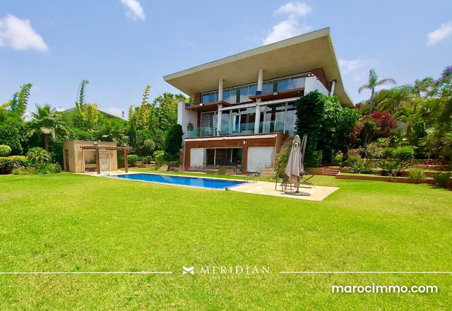 Vente Exceptionnelle Villa sur 1798m² à Bouskoura — 2