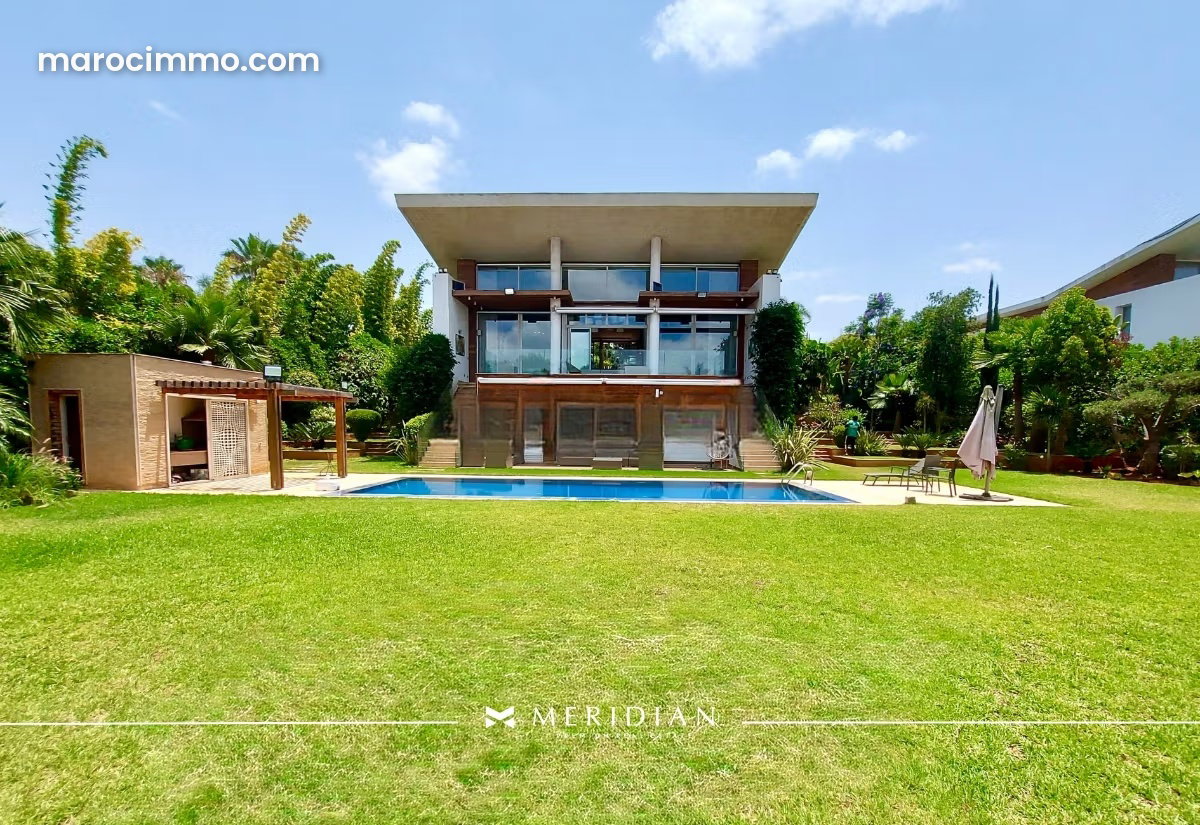 فيلا فاخرة بإطلالة بانورامية في المدينة الخضراء بوسكورة — بوسكورة