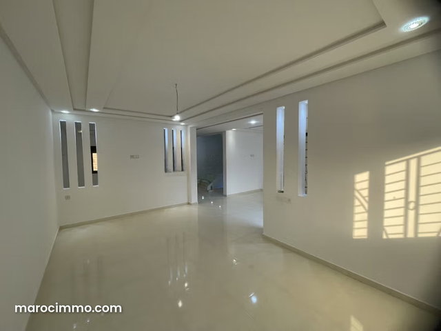 Villa à Vendre à Meknès – Quartier Riad Toulal — 3