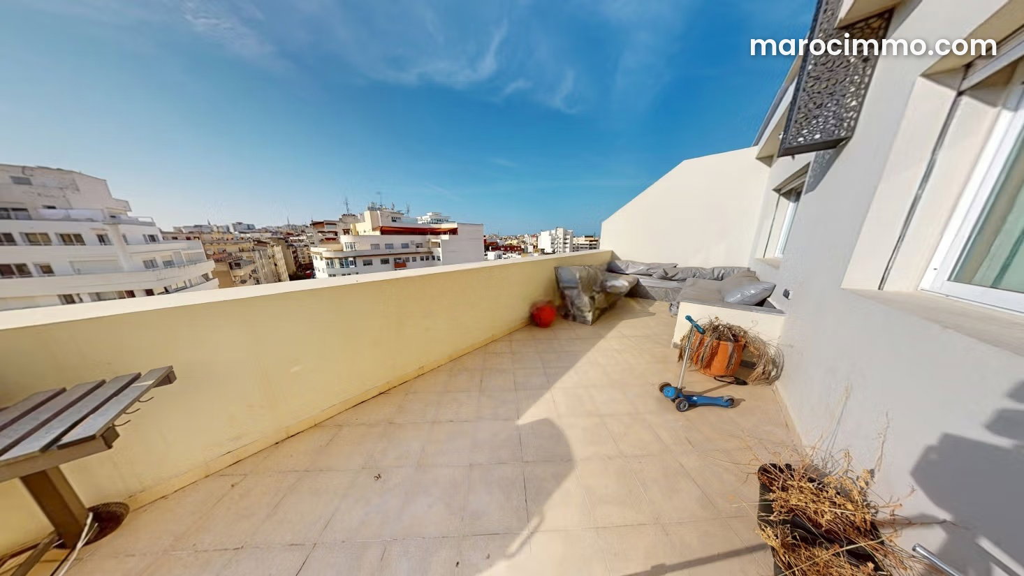 Appartement 189 m² avec terrasse, dernier étage, Tanger Centre — Tangier
