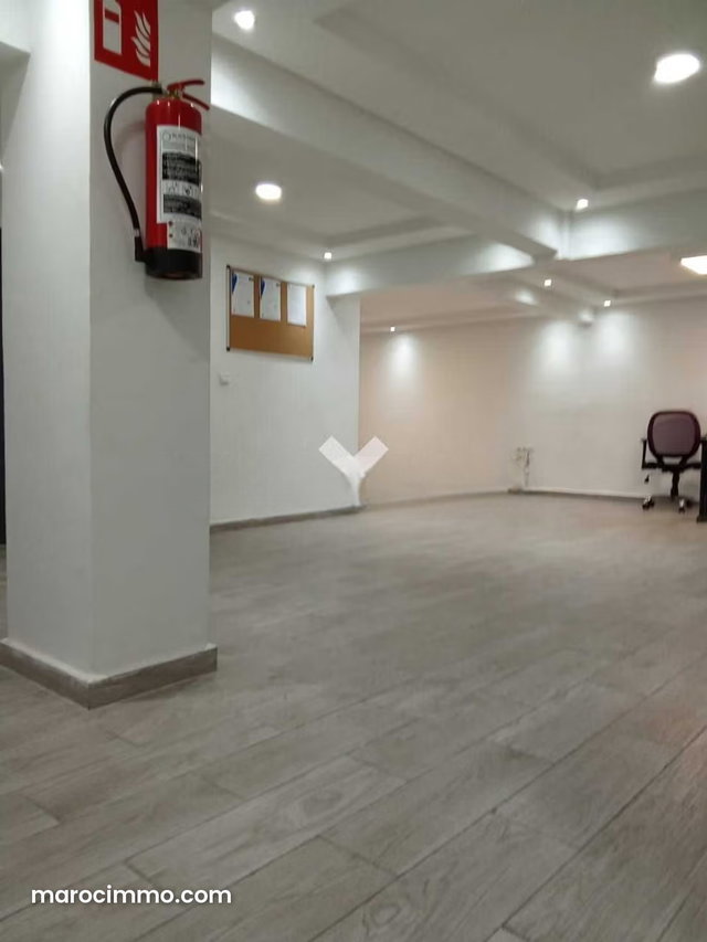 Bureau à Vendre de 199.0 m² à Casablanca, Sidi Bernoussi — 2