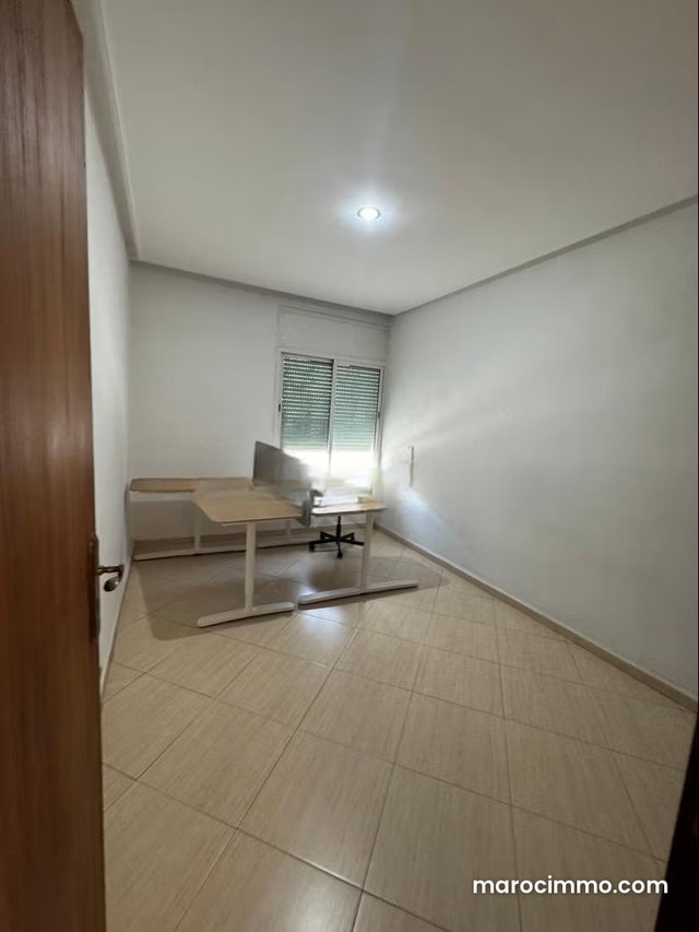 Appartement usage bureaux a louer a l agdal — 4