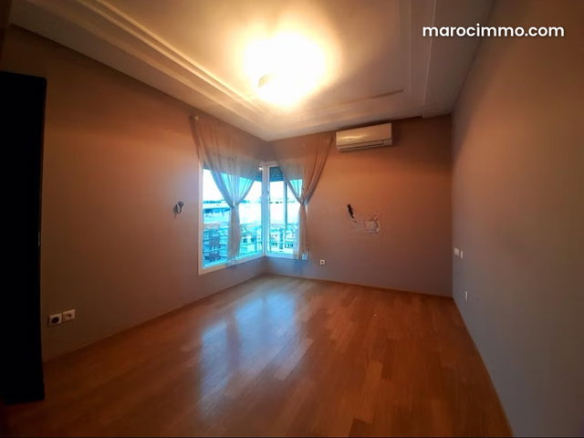 Magnifique appart vide à louer aux princesses — 3