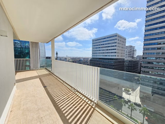 Joli appartement avec terrasse et vue dégagée — 2