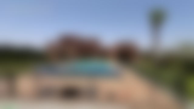فيلا فاخرة بإطلالة الأطلس على طريق فاس بمراكش — مراكش