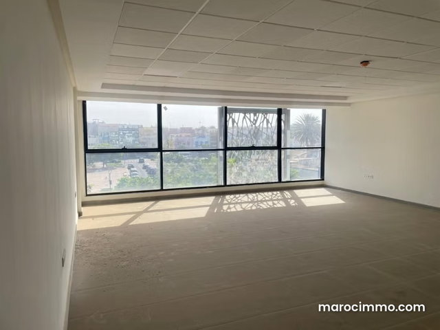 Plateau de bureau de 56m² à louer bien situé près de la place — 3
