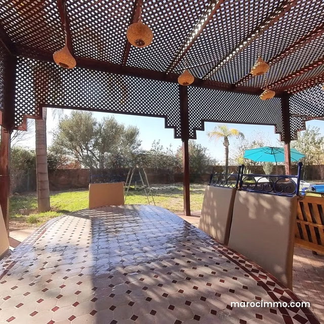 Villa à Louer avec Piscine Privée & Grand Jardin — 5