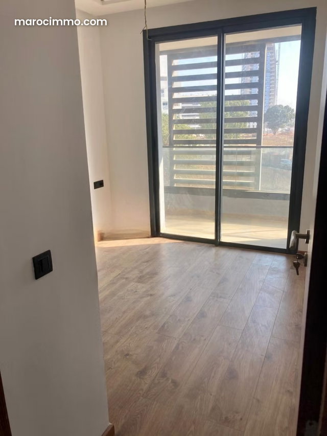 Beautiful Empty Apartment for Rent at CFC — 4