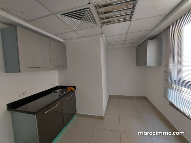 Bourgogne ouest location plateau bureau équipé — 5