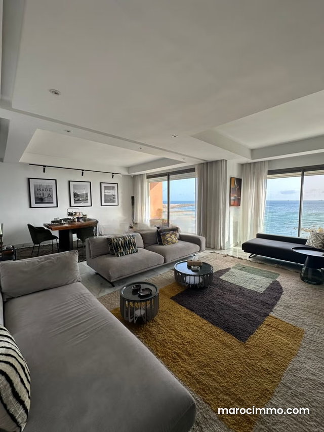 West Burgundy West Location Empty 3-Bedroom Apartment with Sea View — 4