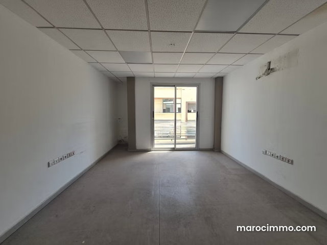 Offices for rent in Maârif. 300 m² space available. — 2