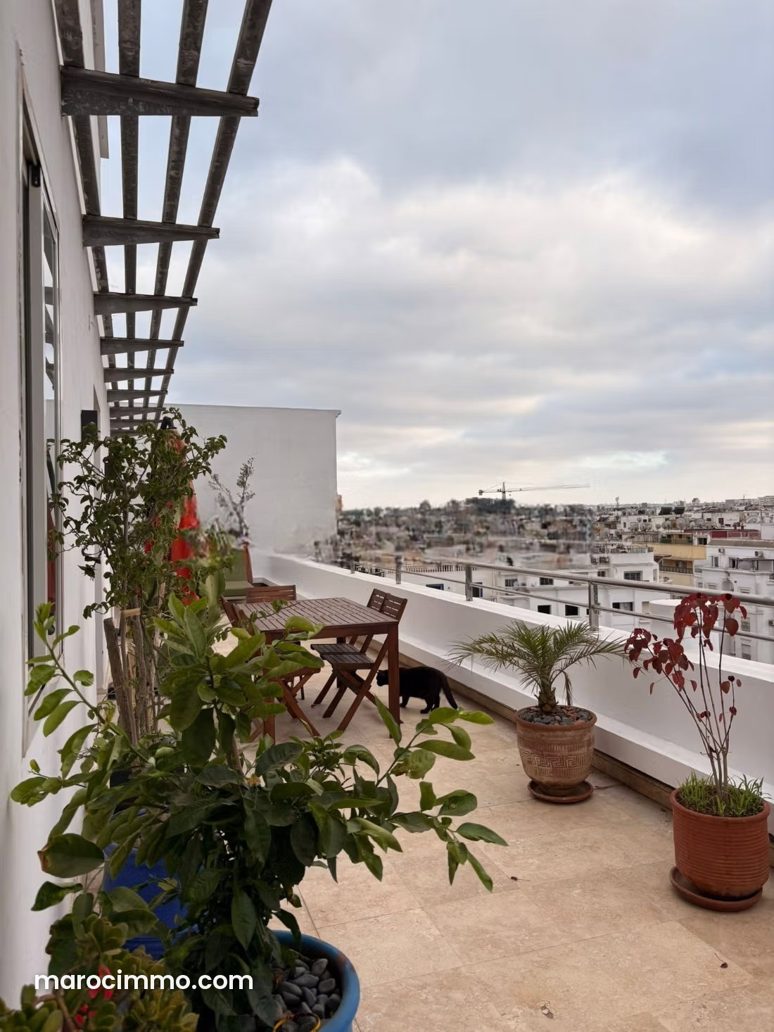 208 sqm Furnished Apartment with Terrace in Racine, Casablanca — Casablanca