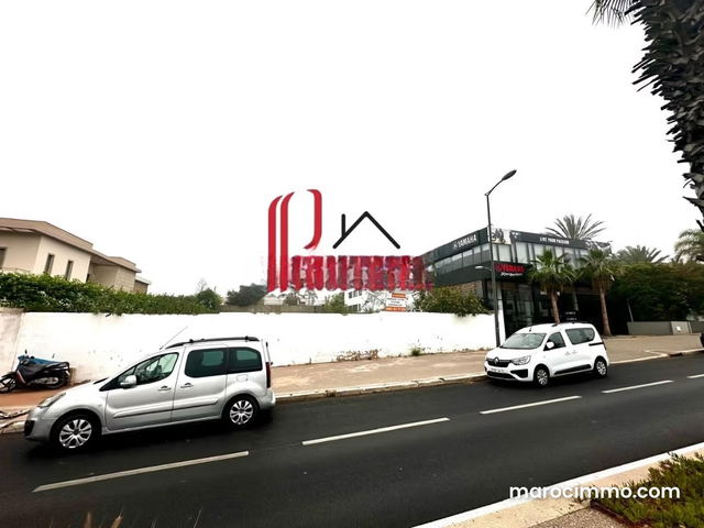 Terrain commercial R1 Ain Diab face tram — Casablanca