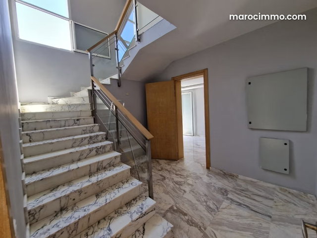 À louer Superbe villa haut standing à Souissi — 5