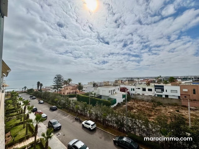 Superbe studio meublé à louer avec terrasse vue sur mer — 2
