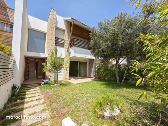 Beautiful T4 Villa in Bande of 250m² — Bouskoura